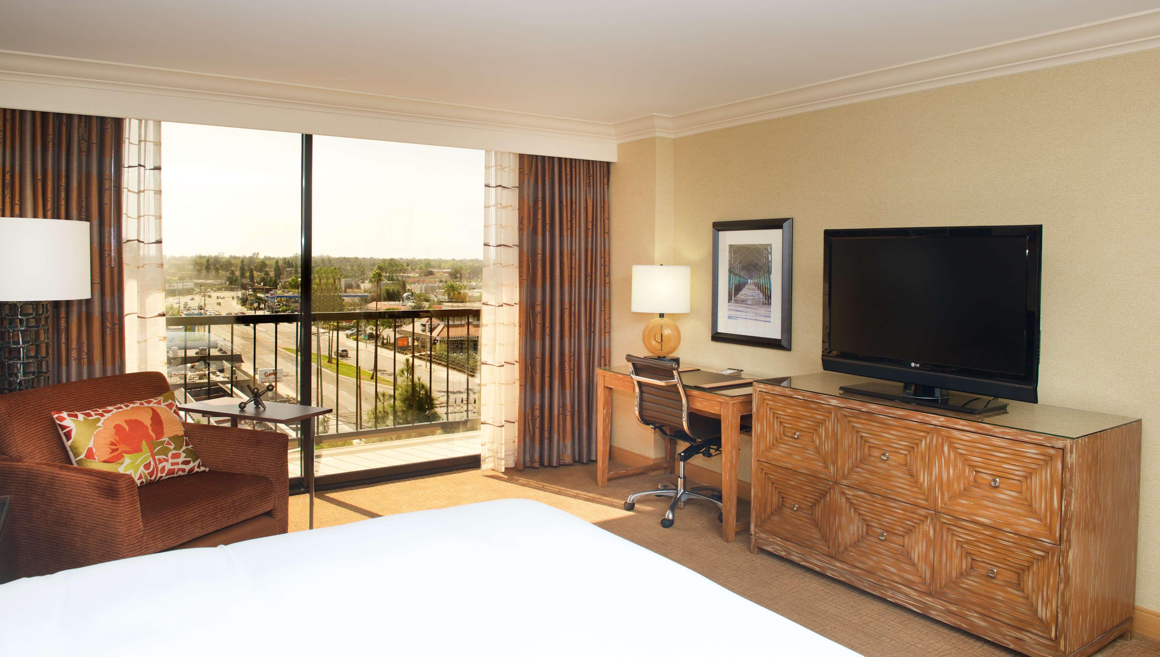 Hilton Orange County/Costa Mesa Hotel Екстериор снимка