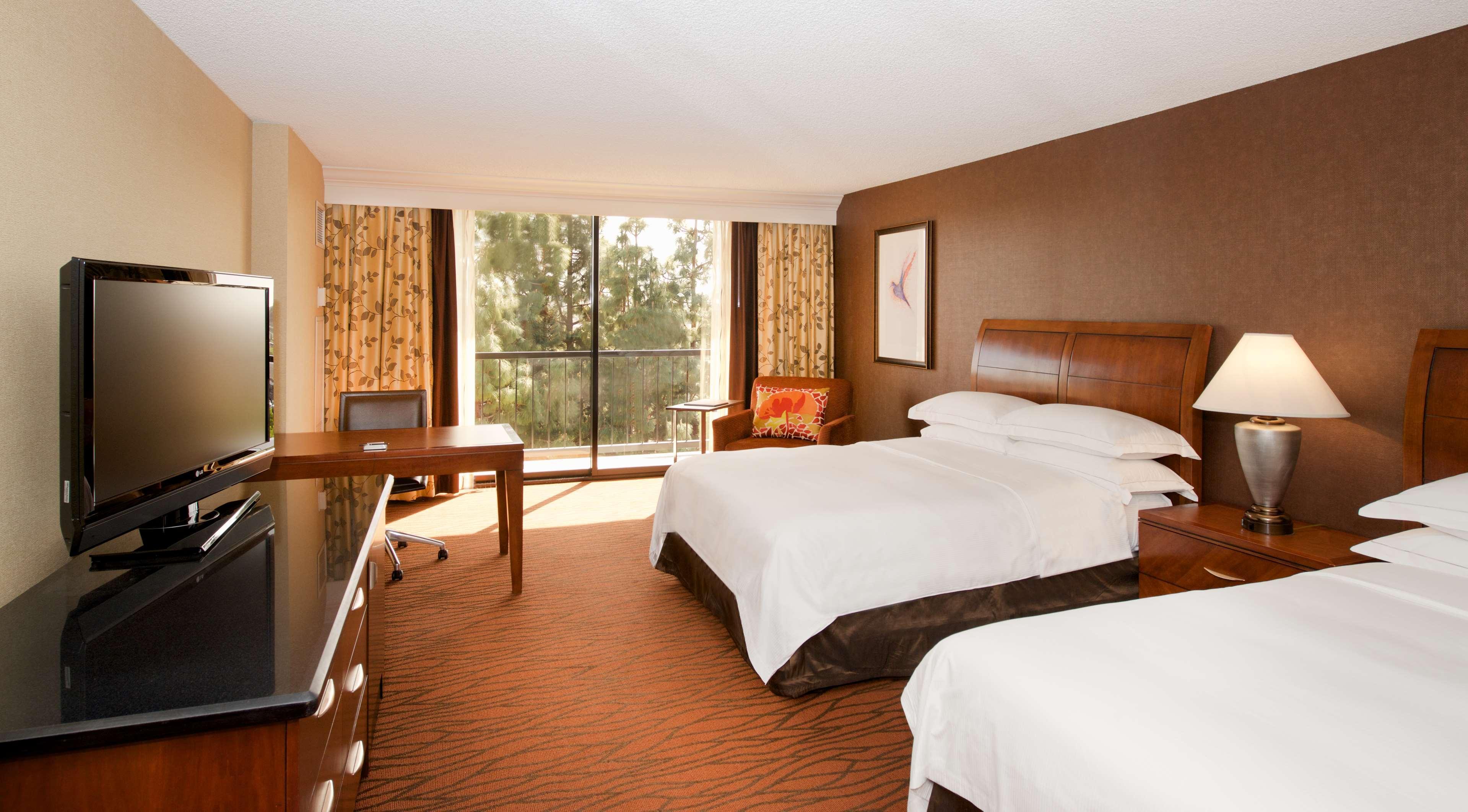 Hilton Orange County/Costa Mesa Hotel Екстериор снимка