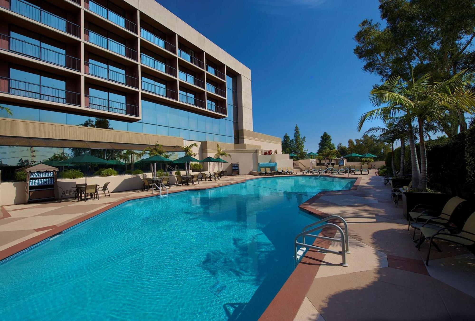 Hilton Orange County/Costa Mesa Hotel Екстериор снимка