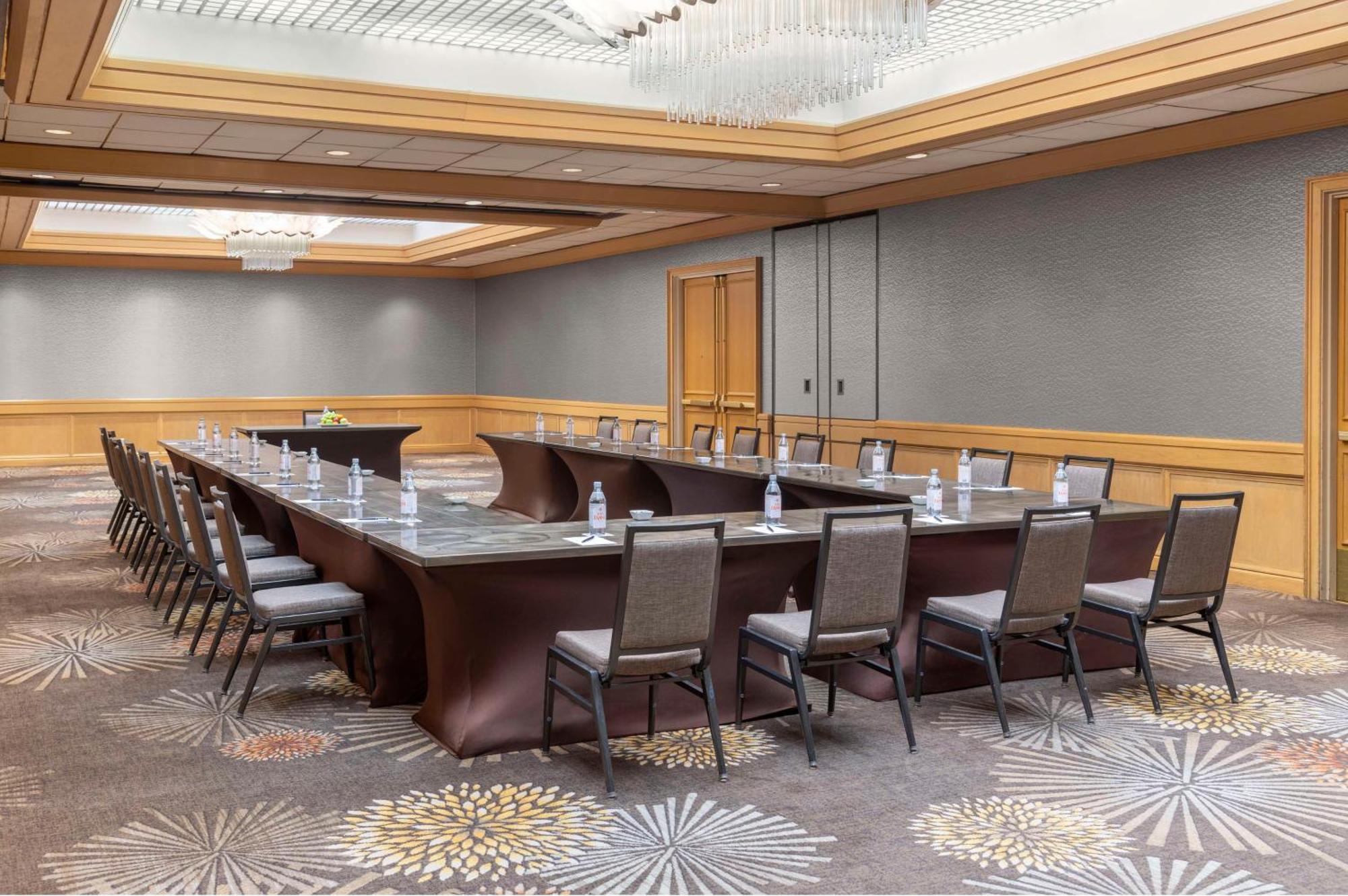 Hilton Orange County/Costa Mesa Hotel Екстериор снимка
