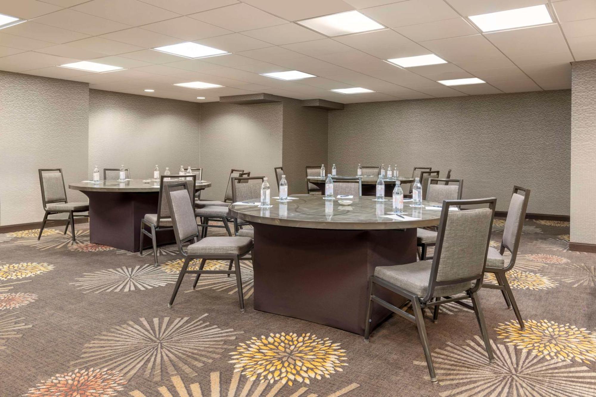 Hilton Orange County/Costa Mesa Hotel Екстериор снимка