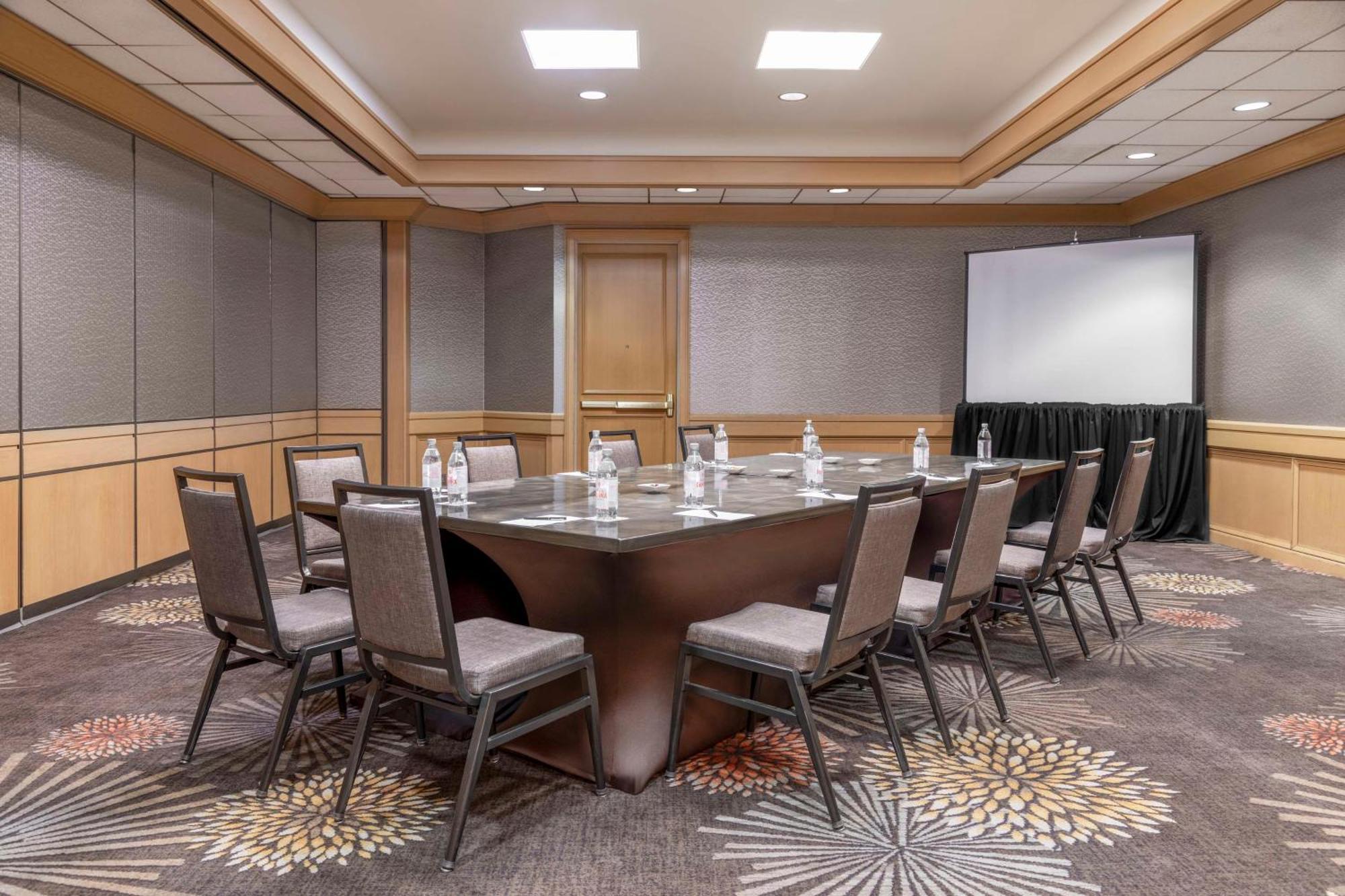 Hilton Orange County/Costa Mesa Hotel Екстериор снимка