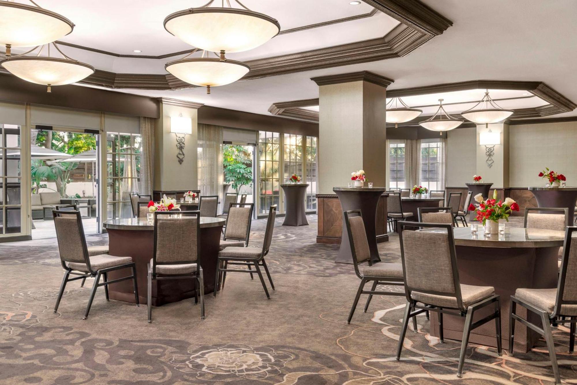 Hilton Orange County/Costa Mesa Hotel Екстериор снимка