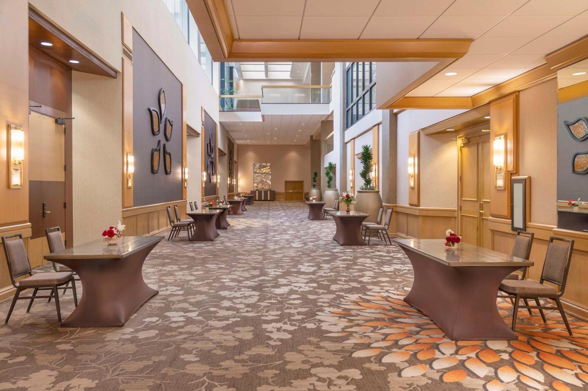 Hilton Orange County/Costa Mesa Hotel Екстериор снимка