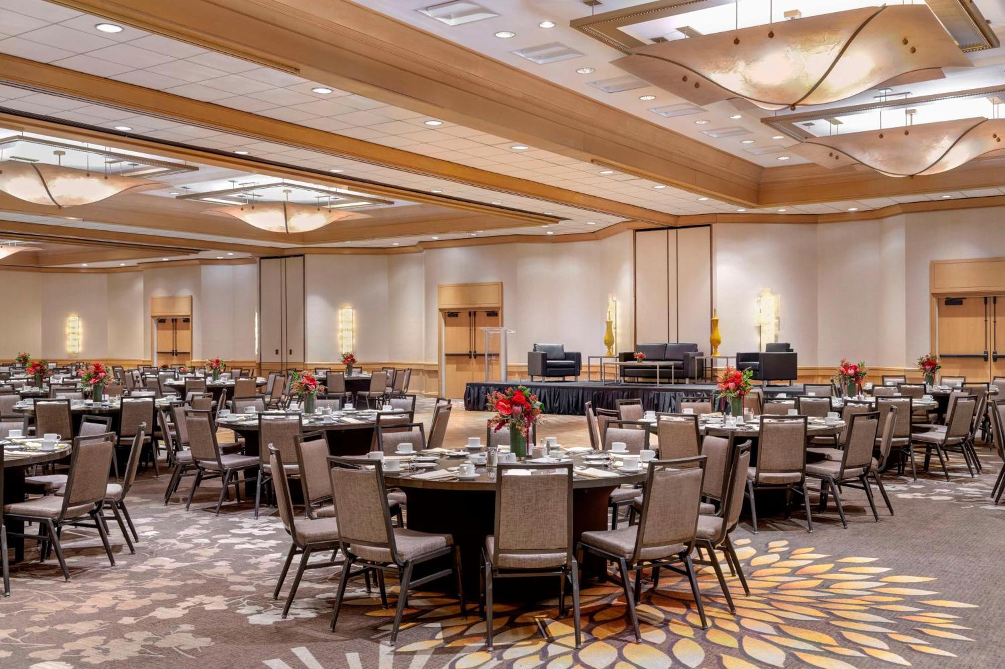 Hilton Orange County/Costa Mesa Hotel Екстериор снимка