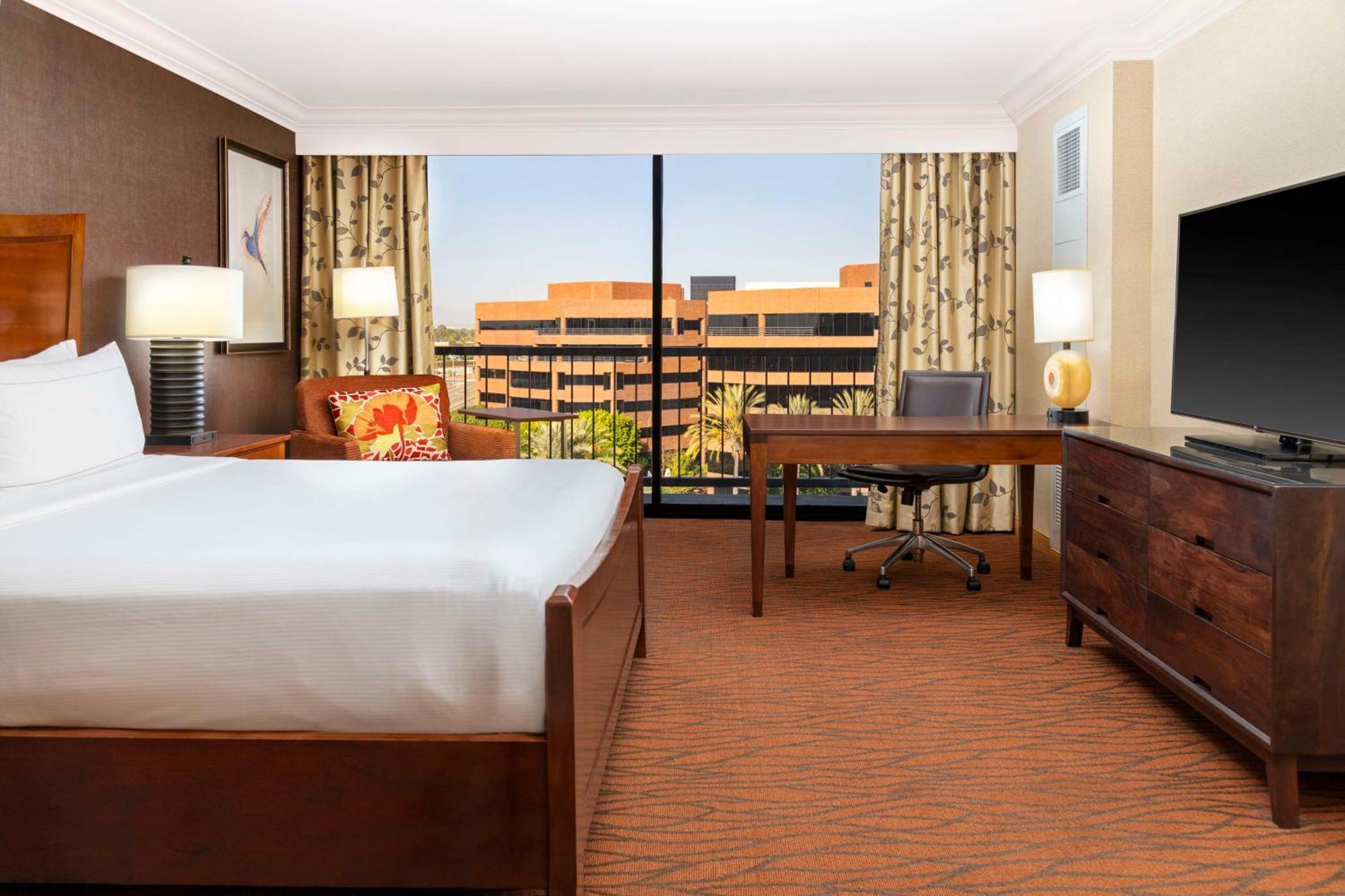 Hilton Orange County/Costa Mesa Hotel Екстериор снимка