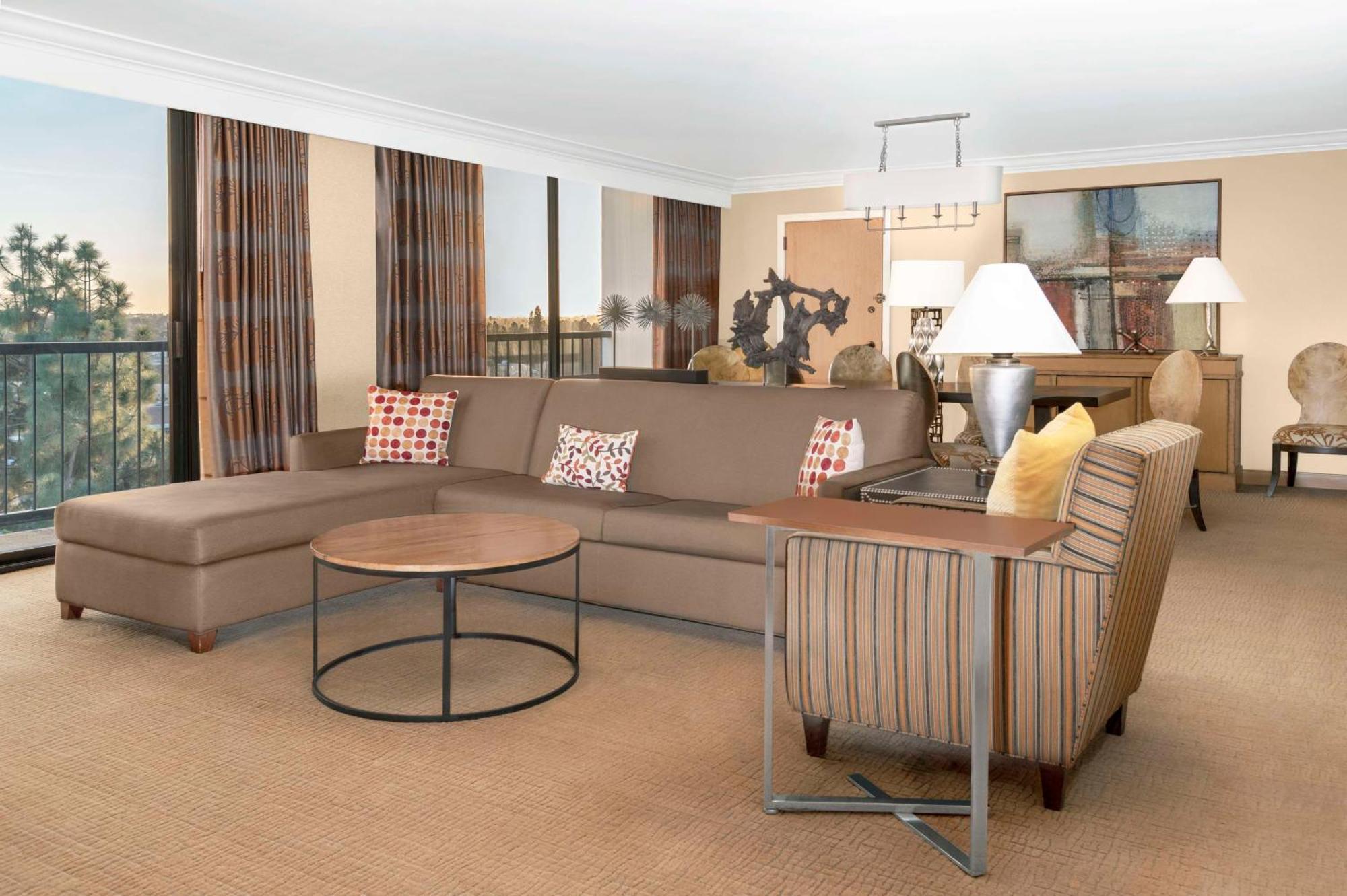 Hilton Orange County/Costa Mesa Hotel Екстериор снимка