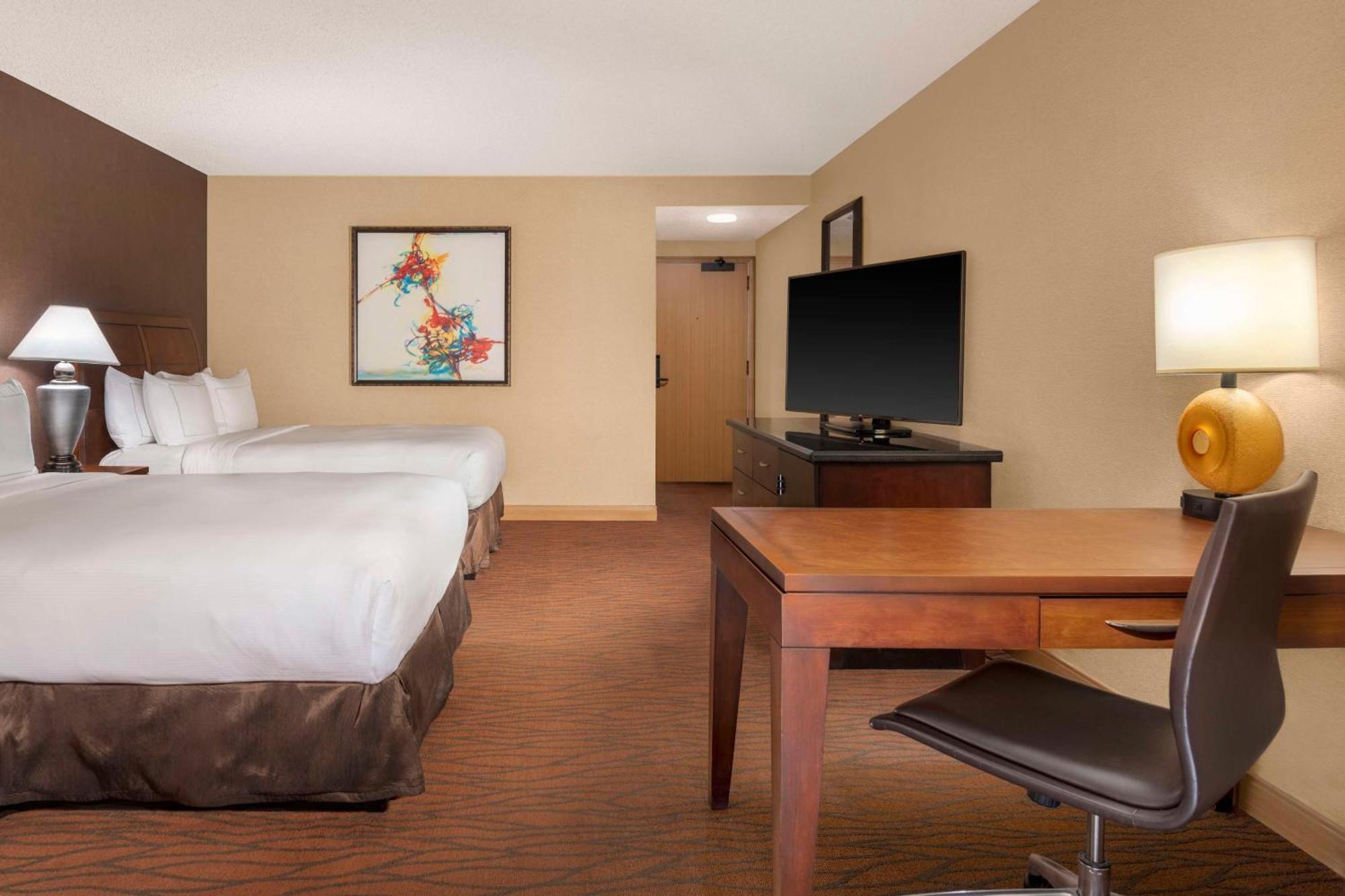 Hilton Orange County/Costa Mesa Hotel Екстериор снимка