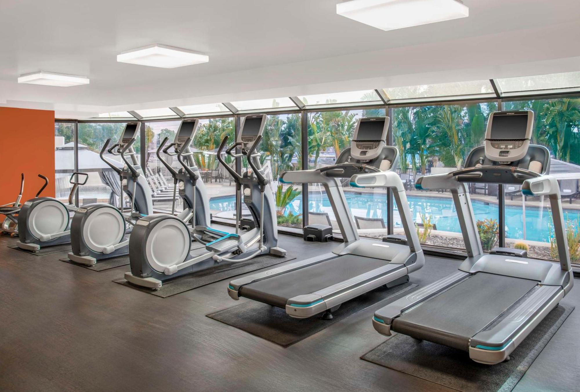 Hilton Orange County/Costa Mesa Hotel Екстериор снимка