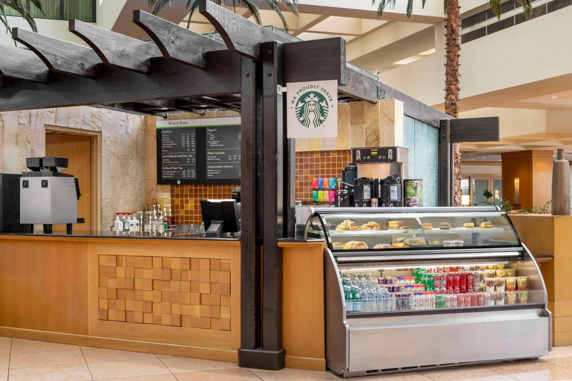 Hilton Orange County/Costa Mesa Hotel Екстериор снимка