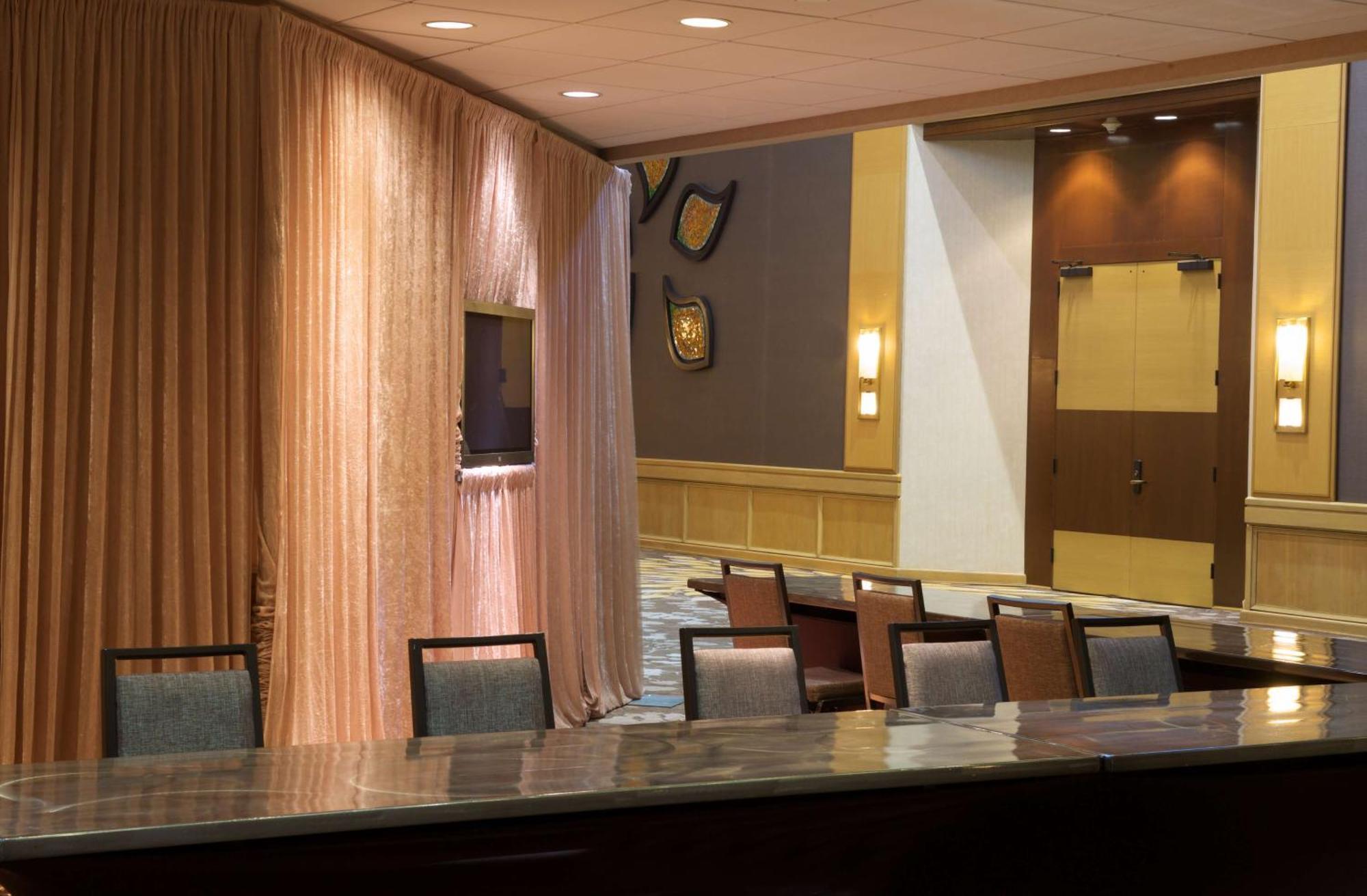 Hilton Orange County/Costa Mesa Hotel Екстериор снимка